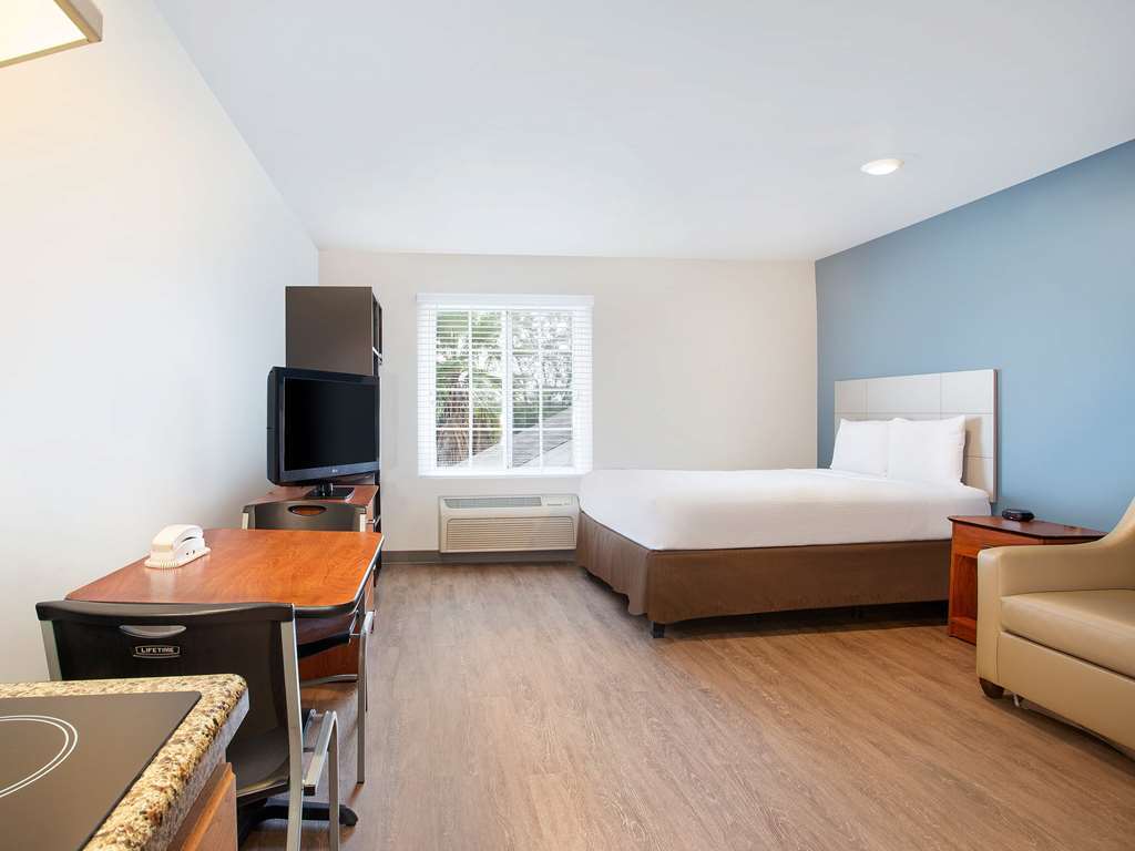 Value Place Orlando, Fl Williamsburg Room photo